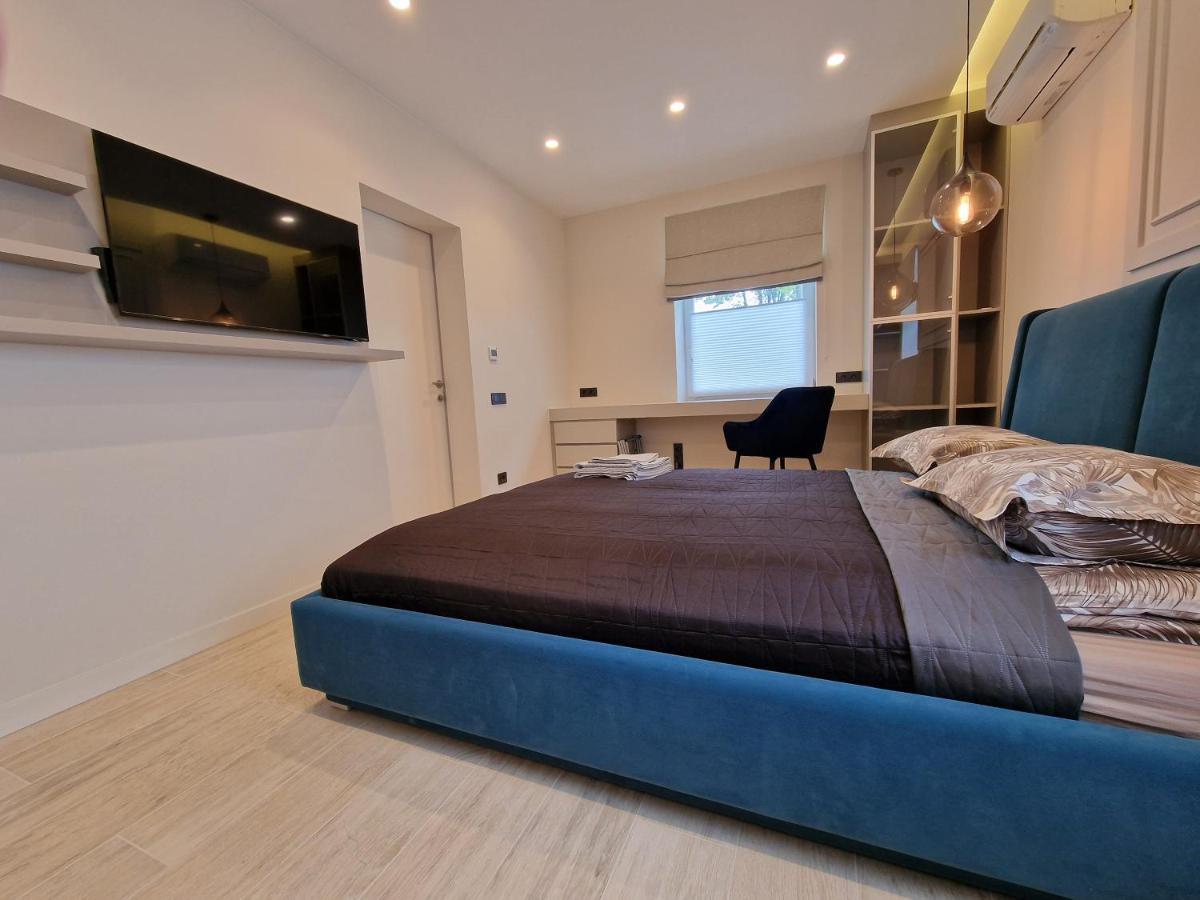 Modern Located One Bed Flat Max 3 Person Included Kids No Bicycle Space *
